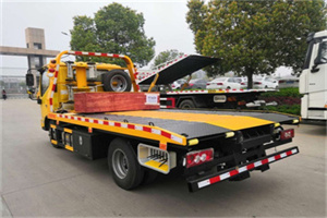 乌当道路救援拖车报价