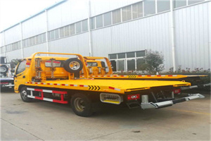 乌当附近拖车救援搭电